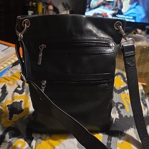 Elegant Black Leather Messenger Bag